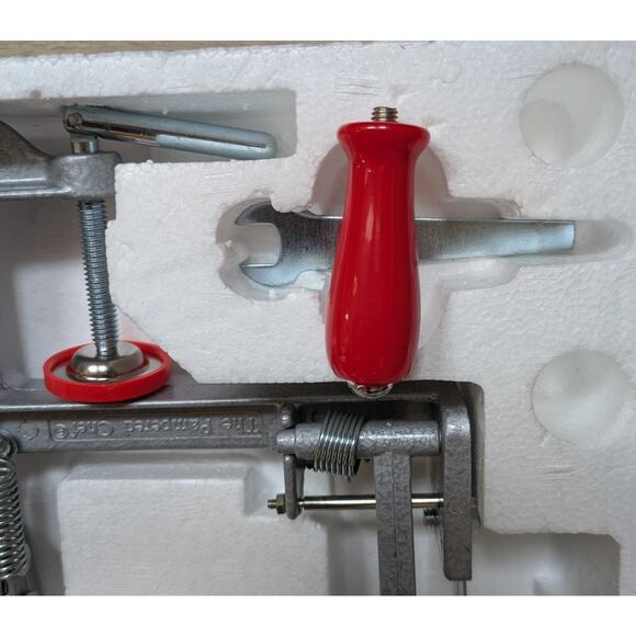 NEW Pampered Chef Apple Peeler Corer Slicer 2430 Table Clamp Food Prep Kitchen - Picture 5 of 7